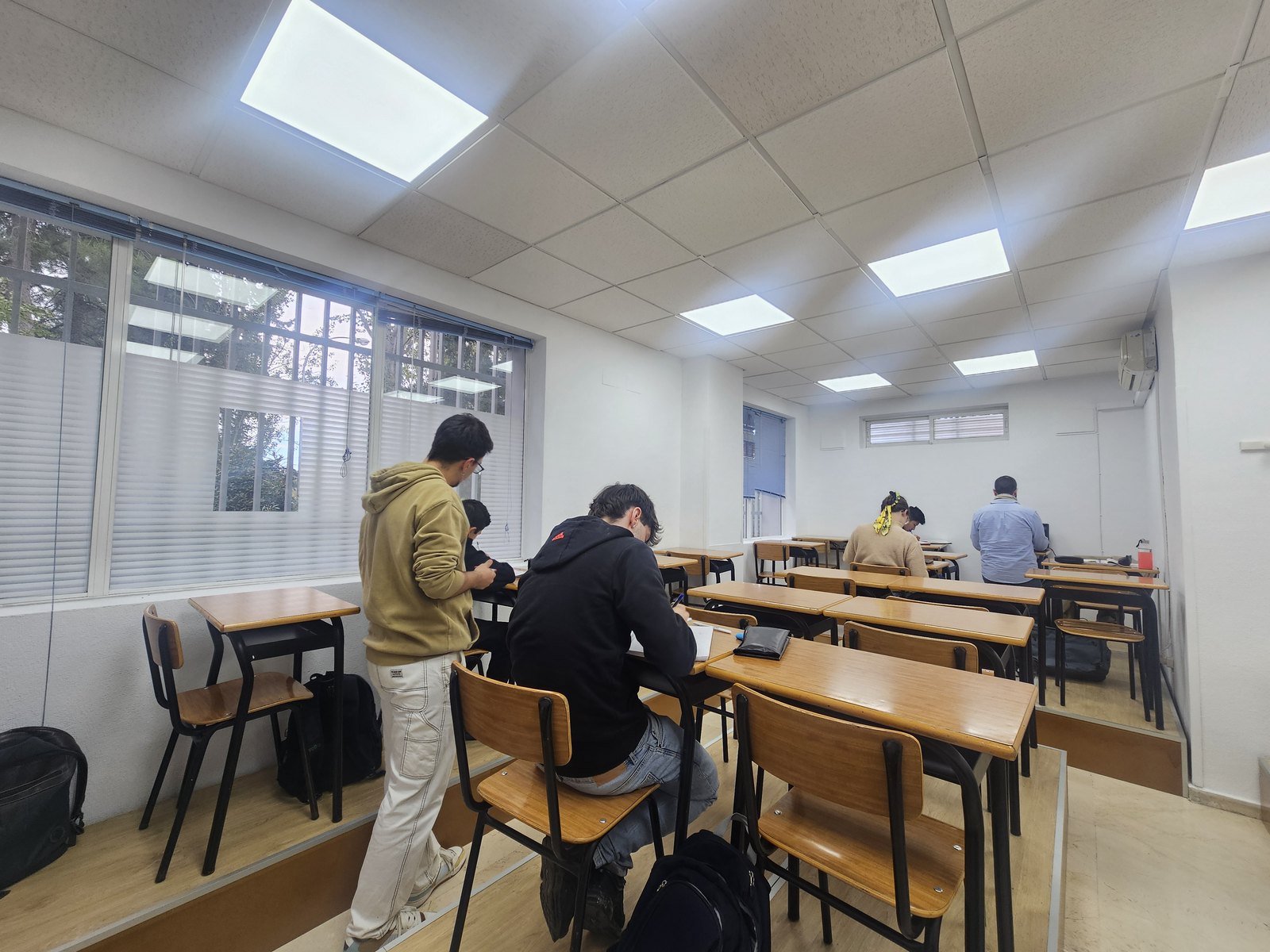 Alumnos en la sede de Cuatro Caminos