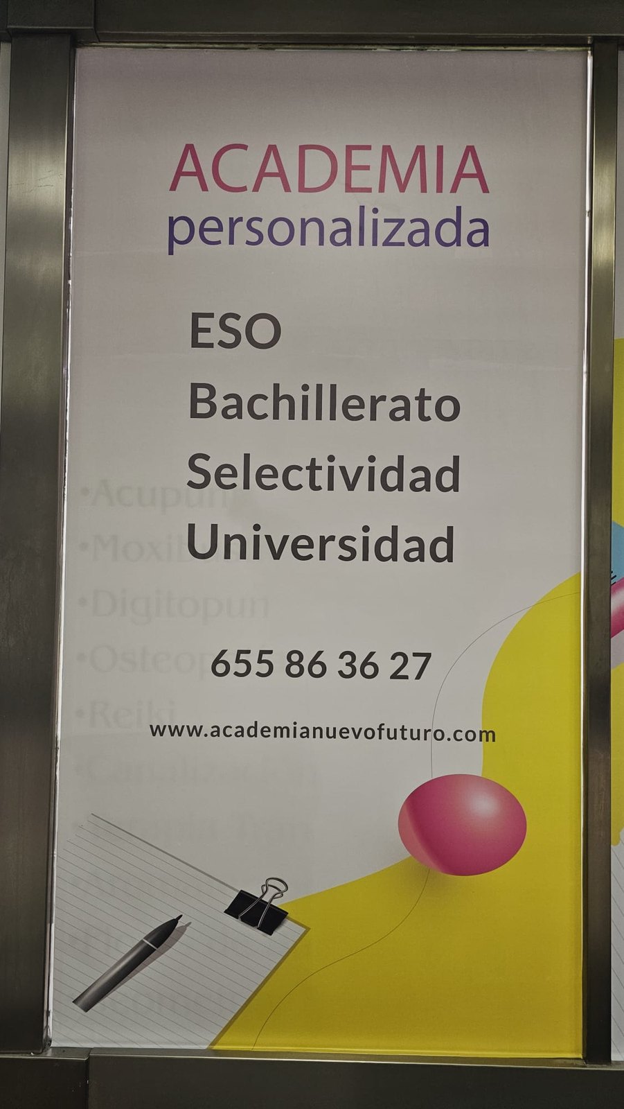 Cartel de la sede de Cuatro Caminos
